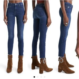 MOTHER ‘The Looker’ Frayed Ankle Jeans